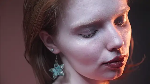 ginger hugs online show from November 17, 10:14 pm