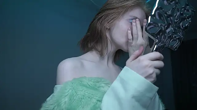 ginger hugs online show from October 29, 10:09 pm