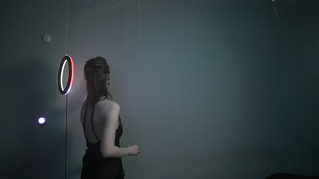 ginger hugs online show from January 13, 10:13 pm