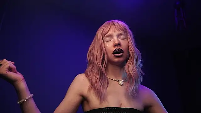 ginger hugs online show from March 8, 10:02 pm