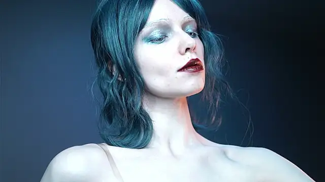 ginger hugs online show from April 4, 10:05 pm