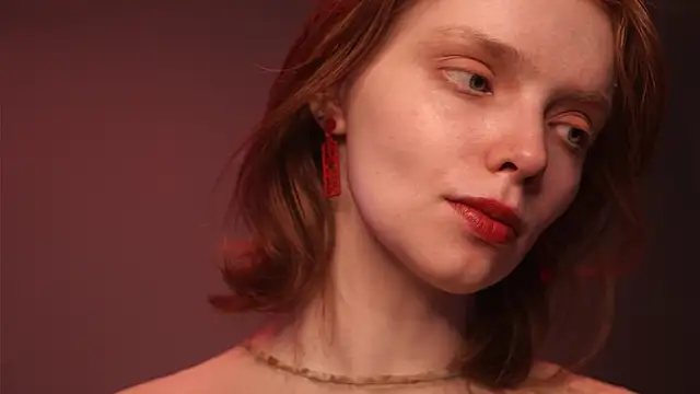 ginger hugs online show from November 6, 10:14 pm