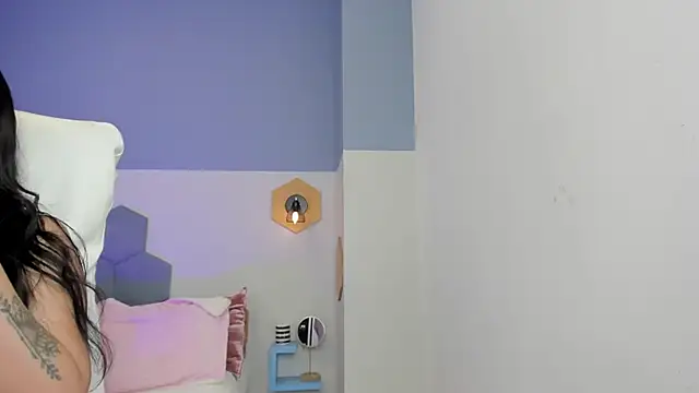 Snapshot of Chloe_fischer_ chatting on December 15, 3:07 pm Chloe fischer online show from December 15, 3:07 pm