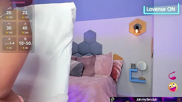 Snapshot of Chloe_fischer_ chatting on October 21, 3:22 pm Chloe fischer online show from October 21, 3:22 pm