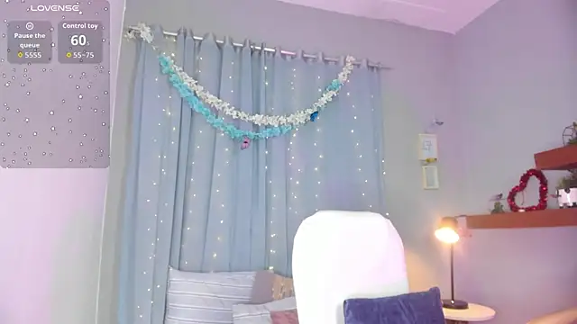 Chloe fischer  online show from July 4, 3:27 pm