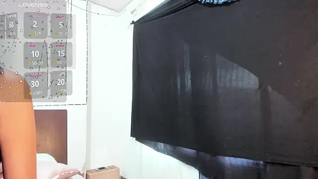 latinaStepmom online show from March 13, 10:59 pm