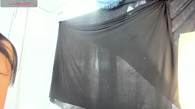 latinaStepmom online show from April 15, 8:53 pm