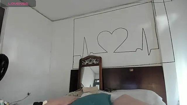 latinaStepmom online show from April 14, 10:48 pm