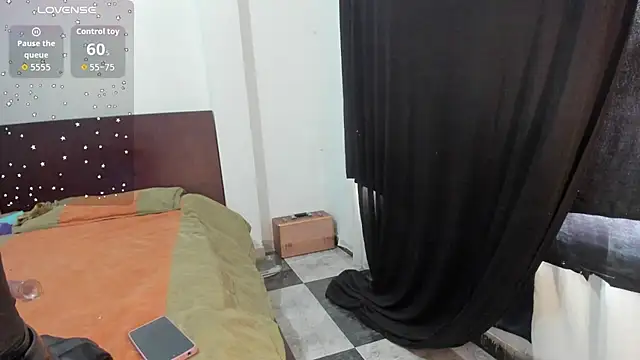 latinaStepmom online show from December 22, 9:48 pm