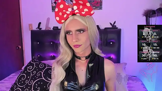 AngelsJones21 online show from October 16, 3:20 pm