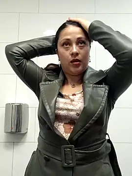 LisbethMoore  online show from April 15, 2:10 pm