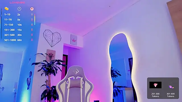 Snapshot of Pretty_Mariangel chatting on June 19, 4:02 pm Pretty Mariangel online show from June 19, 4:02 pm
