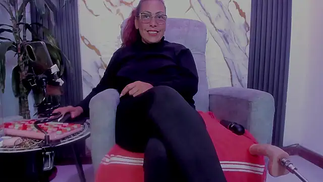 Snapshot of BrendaSex_Hot chatting on June 16, 10:21 pm BrendaSex Hot online show from June 16, 10:21 pm