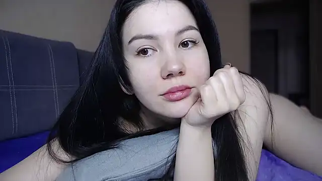 Snapshot of AlexaCruze chatting on February 15, 8:01 pm AlexaCruze online show from February 15, 8:01 pm