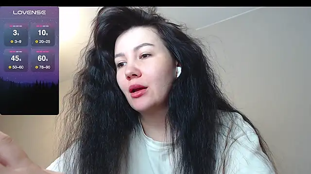 Snapshot of AlexaCruze chatting on October 14, 6:52 pm AlexaCruze online show from October 14, 6:52 pm