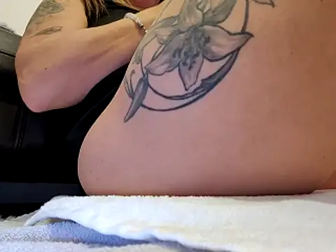 sweethotmilf888 online show from March 13, 3:28 pm