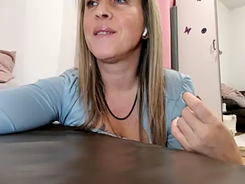 Snapshot of sweethotmilf888 chatting on February 6, 4:58 pm sweethotmilf888 online show from February 6, 4:58 pm