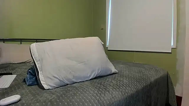 ImportantEquator0 online show from July 1, 7:58 pm