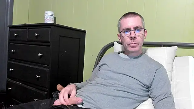 ImportantEquator0 online show from September 25, 6:03 pm