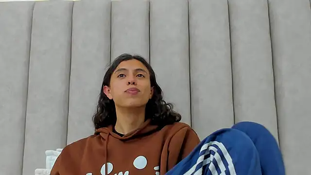 FreyaMoller online show from October 27, 7:15 pm