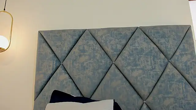 FreyaMoller online show from January 9, 1:51 pm