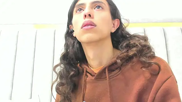 FreyaMoller online show from March 1, 6:41 pm