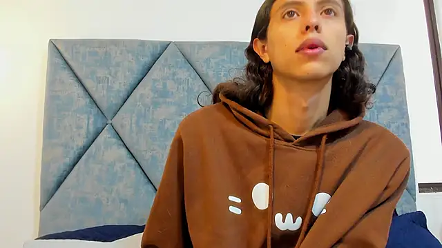 FreyaMoller online show from January 15, 1:58 pm