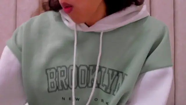 FreyaMoller online show from October 23, 6:50 pm