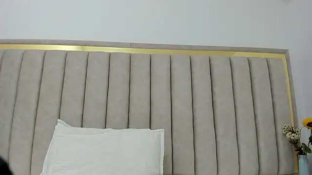 FreyaMoller online show from February 14, 7:03 pm