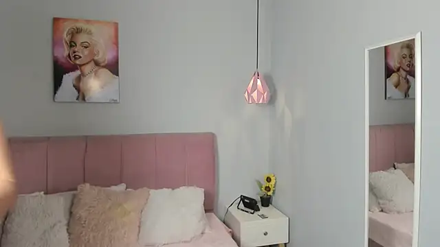 sophie alice  online show from October 1, 12:42 pm