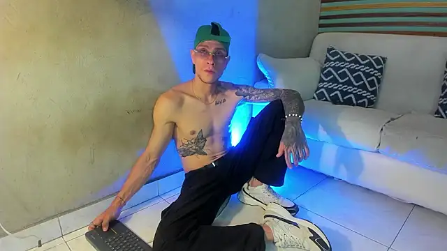 french sexx online show from February 15, 7:57 pm