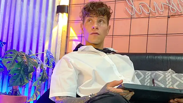 french sexx online show from January 10, 7:15 am