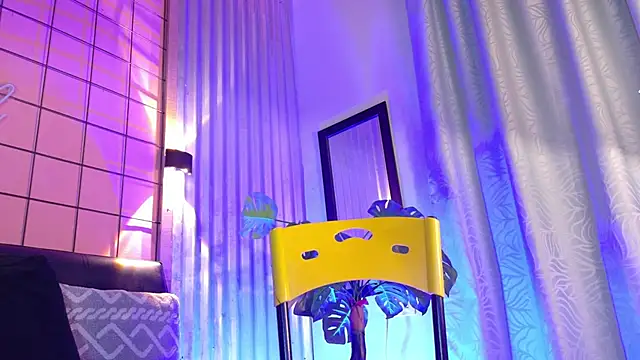 french sexx online show from April 15, 1:11 am