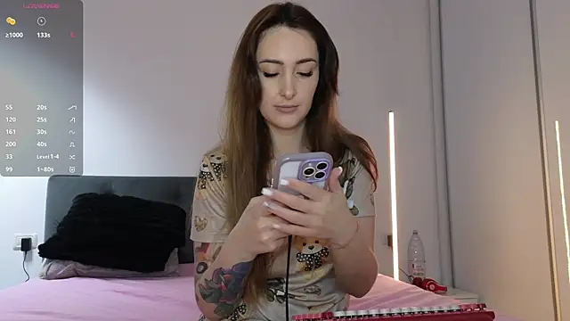 kimmie meow online show from April 10, 6:59 pm