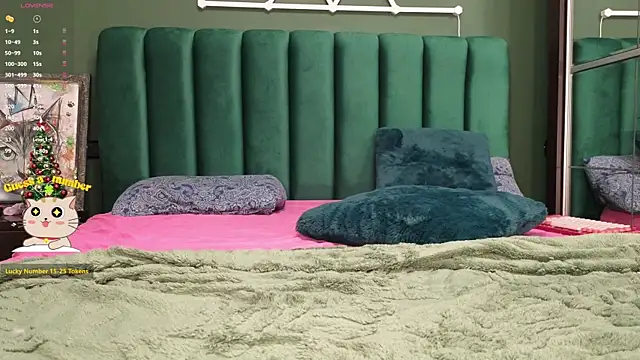 kimmie meow online show from December 19, 9:06 pm