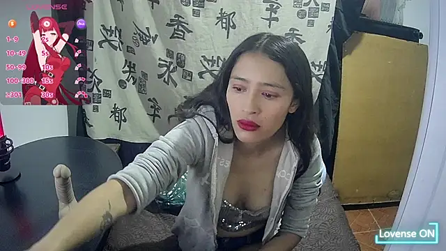 Snapshot of Hanha00 chatting on June 10, 5:03 pm Hanha00 online show from June 10, 5:03 pm