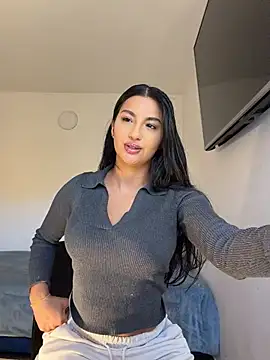 Kimm khalifa online show from May 27, 10:39 pm