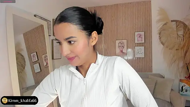 Kimm khalifa online show from March 10, 9:40 pm