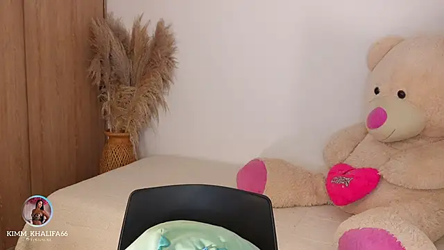 Kimm khalifa online show from March 18, 11:37 pm