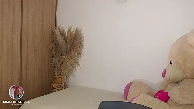 Kimm khalifa online show from March 20, 11:50 pm