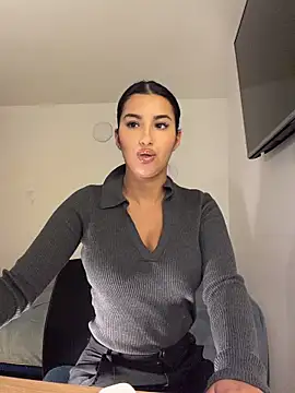 Snapshot of Kimm_khalifa chatting on June 11, 6:10 am Kimm khalifa online show from June 11, 6:10 am