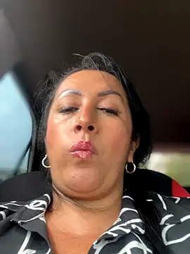 Milk chloe online show from October 22, 6:18 pm