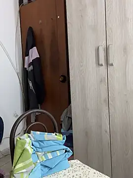 Snapshot of Milk_chloe chatting on February 3, 7:08 pm Milk chloe online show from February 3, 7:08 pm