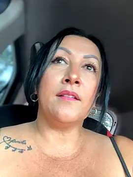 Milk chloe online show from October 18, 4:31 pm