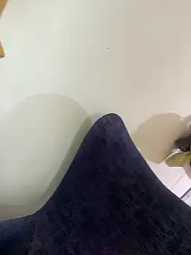 Milk chloe online show from March 6, 7:10 pm