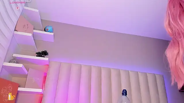 Snapshot of Sally__Walker chatting on November 19, 3:06 am Sally Walker online show from November 19, 3:06 am