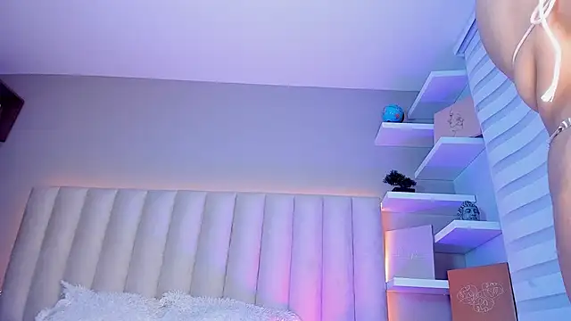 Snapshot of Sally__Walker chatting on October 29, 4:22 am Sally Walker online show from October 29, 4:22 am