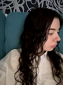 Kimi Ass online show from October 30, 10:35 am