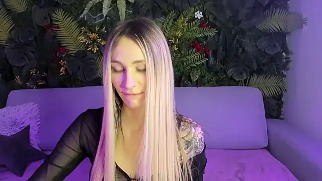 Horny Blond online show from January 10, 9:04 am