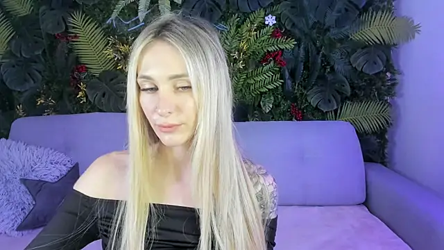 Horny Blond online show from October 19, 8:06 am